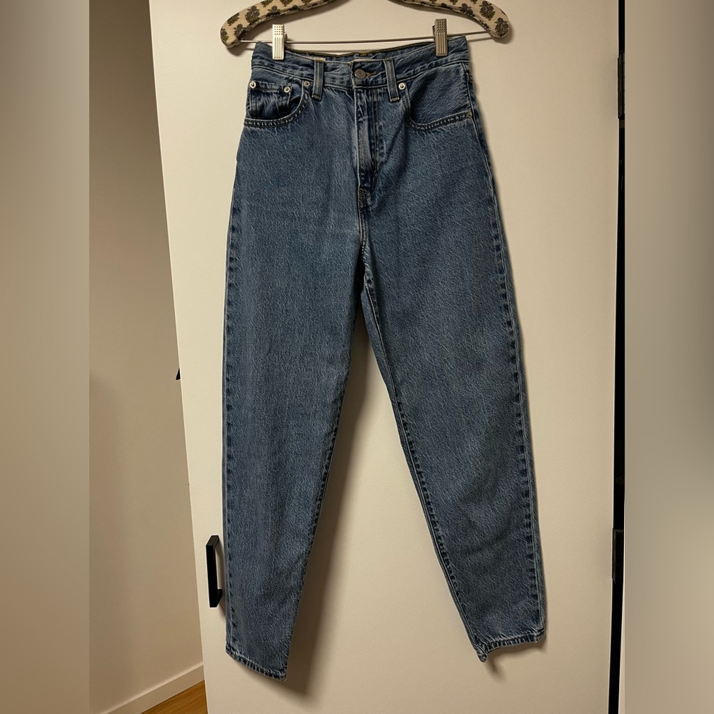 Levi's Women's Straight Leg Blue Jeans